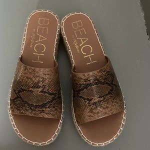 Sandals Beach By Matisse Size 9